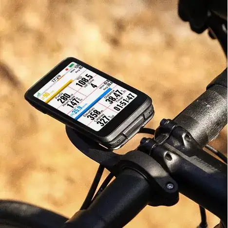 Zakaj je transflektivni TFT modul idealen za zunanje zaslone